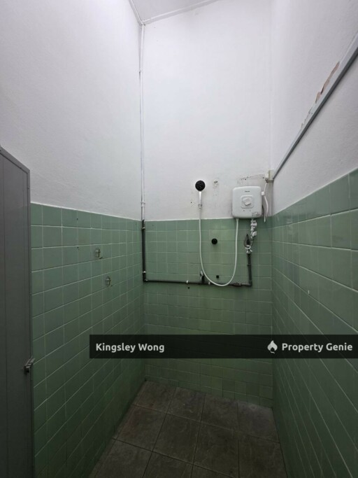 Canning Garden Single Storey Corner House Big Side Land Freehold title Near Town Area