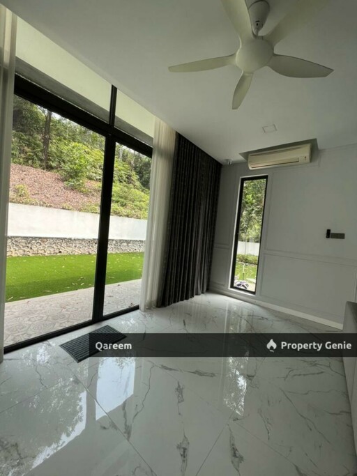 [Corner Lot] 3 Storey Semi D Taman Bukit Puchong. Puchong.