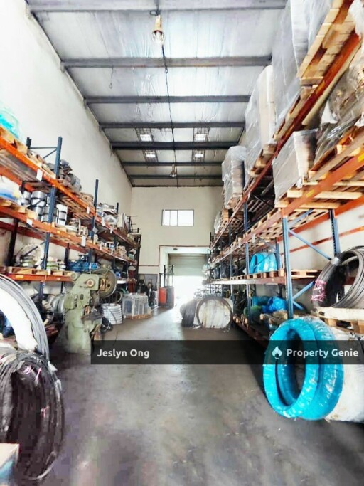 1.5 Storey Terrace Factory at Mount Austin for Rent