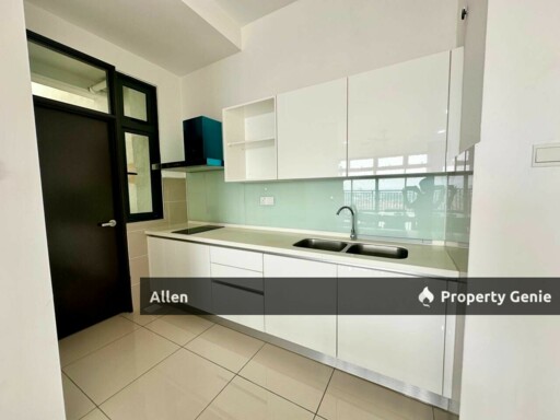 “8 Scape Residence @ Taman Perling – High Floor 3-Bedroom Apartment for Rent!”