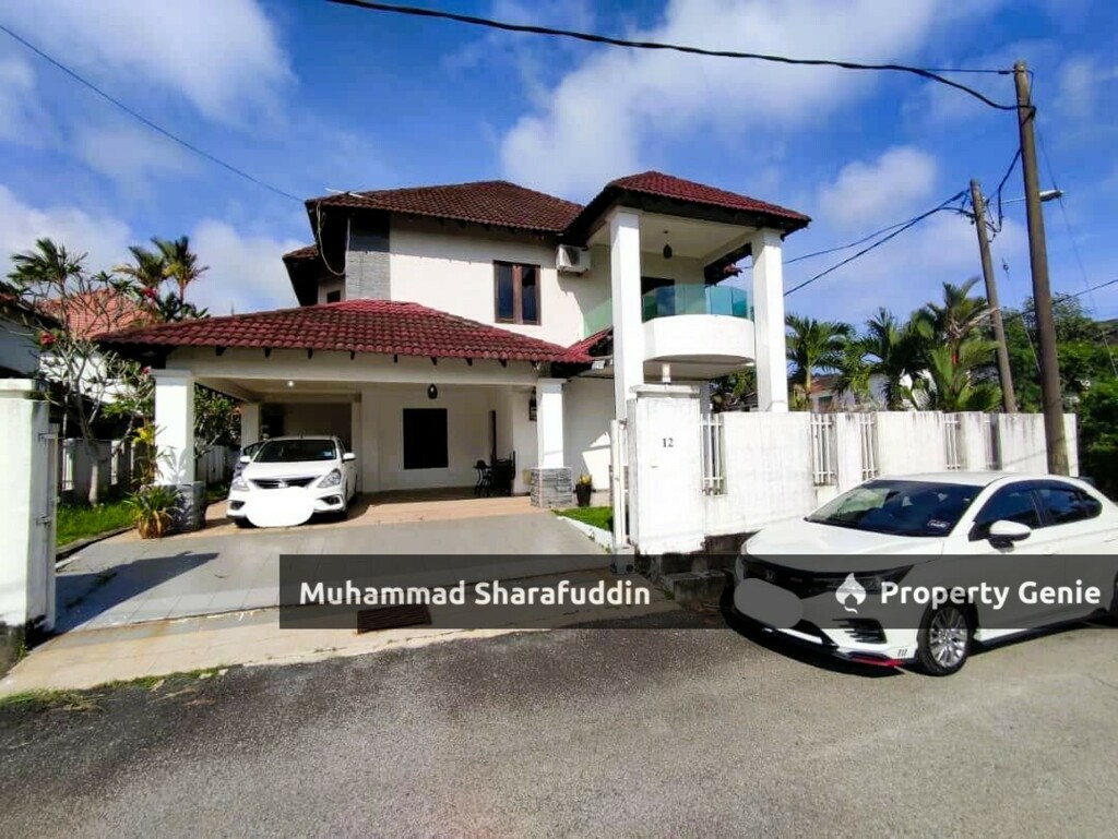DOUBLE STOREY ENDLOT BUNGALOW TOK SIRA KUANTAN.