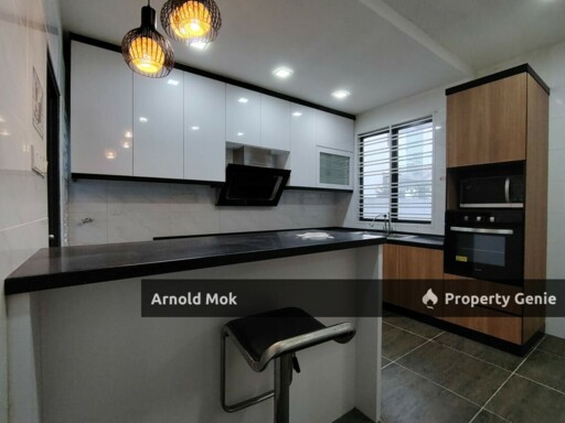 2 Storey Terrace House (Endlot) @ Taman Glenmarie, Mount Austin for SALE
