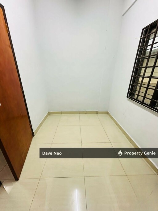 Flat Jasa • Mutiara Rini • 3-Beds 1-Bath • Partial Furnished • High Floor