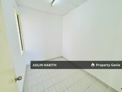 FREEHOLD END UNIT Pangsapuri Kinabalu, Balakong Cheras Selangor.