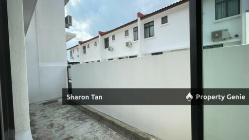 Perjiranan 8 Dato Onn 2 Storey Teracce Playground Unblock View