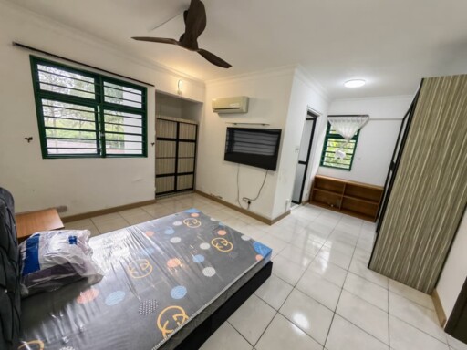 Straits View Condo For Rent