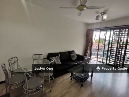 3 Bedrooms Apartment at Molek Pine 1, Taman Molek for Rent