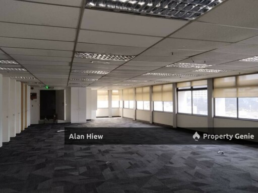 Menara Pacific Place (fka Menara HSBC)