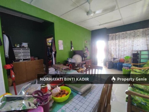 RUMAH TERES CORNER LOT UNTUK DIJUAL Indera Mahkota 14, Kuantan.