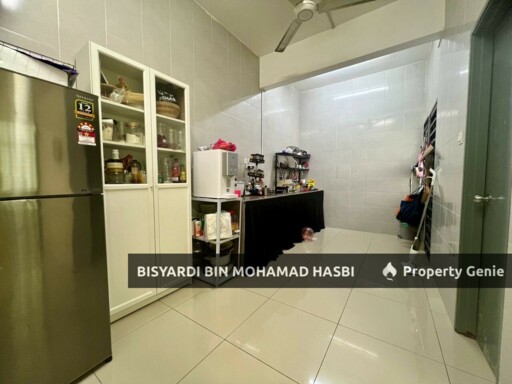 CORNER LOT 2 STOREY SEMI DETACHED, ROYAL  IVORY 2 BANDAR SAUJANA PUTRA.
