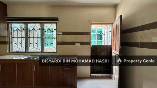 Facing Open Corner Lot Renovated Double Storey Taman Putra Prima, Puchong.