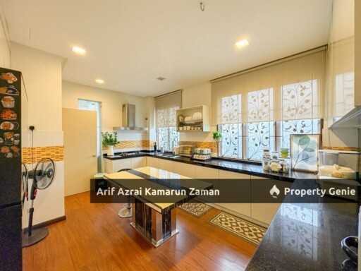 [For Sale] Double Storey Semi-Detached House, Anjung Suasana Bandar Seri Putra, Bangi | 5R5B | RM900,000