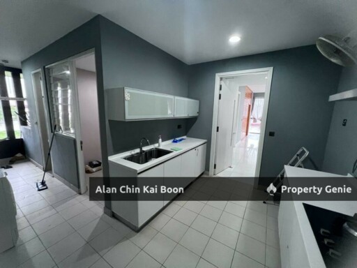 Dedaun Condominium Ampang With 3 Car Park 1 Maid Room