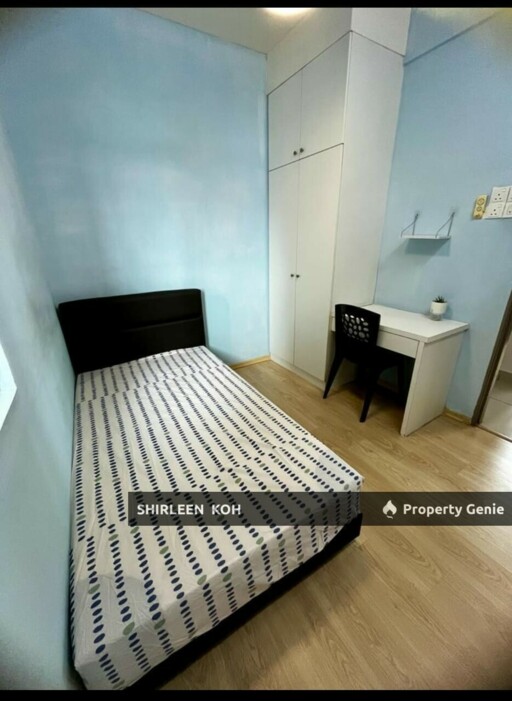 Female room renting at Larkin Heights @ Larkin Idaman