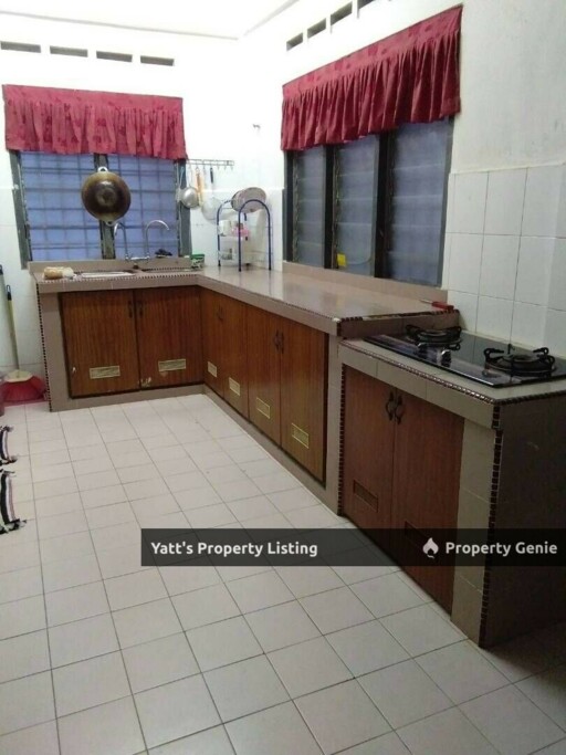 MELAKA, TAMAN KELEMAK JAYA, RUMAH TERES END LOT UNTUK DIJUAL – ALOR GAJAH MELAKA RM240k