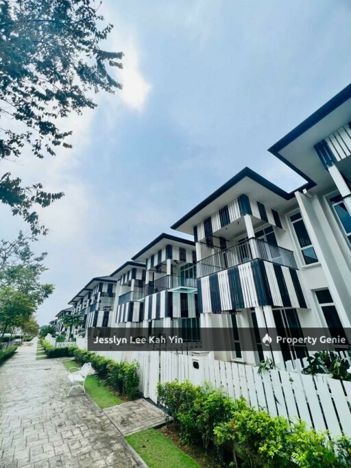 Eco Majestic Mellowood, Semenyih Brand New