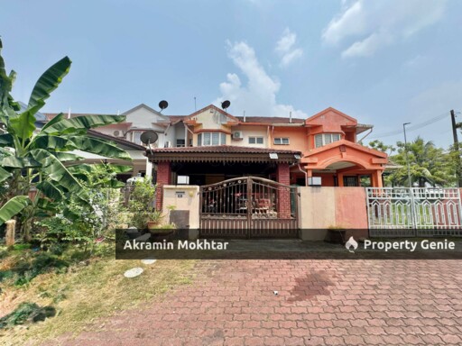 Facing Open & Partially Furnished | Double Storey Jalan Platinum Seksyen 7, Shah Alam