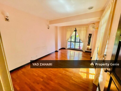 Bukit Jelutong, Shah Alam | 2-Storey Terrace 5 Bedrooms | RM1.4M - Freehold, Non Bumi & With Loteng