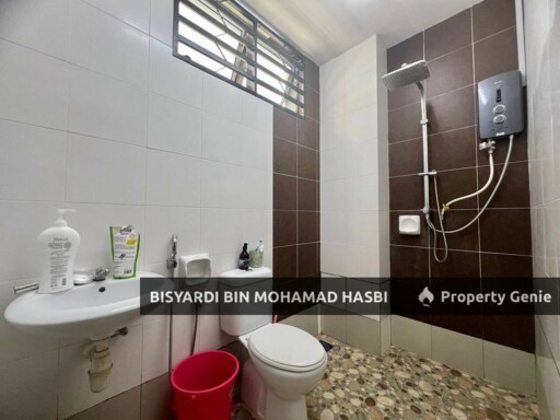 CORNER LOT 2 STOREY SEMI DETACHED, ROYAL  IVORY 2 BANDAR SAUJANA PUTRA.