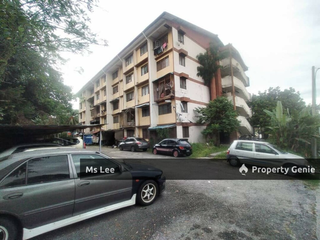 Flat Taman Bukit Anggerik @ Cheras - Blok B 4th floor top floor - Ready unit
