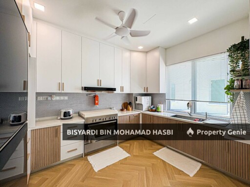 RENOVATED END LOT HYPERLINK GARDEN HOME, EBONY LANE ECO FOREST, SEMENYIH .