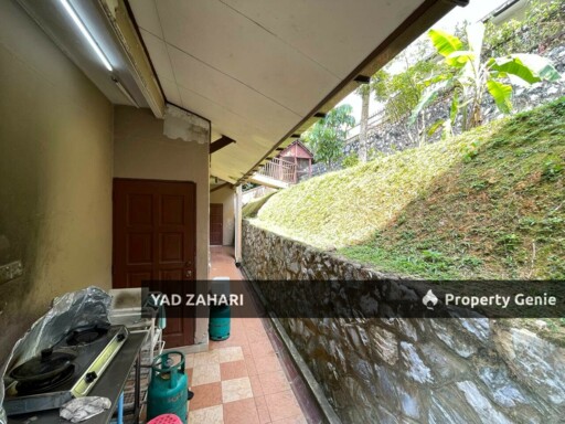 Seksyen 2, Shah Alam | Bungalow 7+1 Rooms | RM2.2M - Spacious Car Porch, with Private Pool & Nearby Masjid and UITM Shah Alam