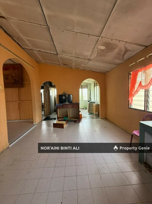 CORNER LOT SETINGKAT  PERMATANG BADAK BARU, KUANTAN UNTUK DIJUAL (RENOVATED)