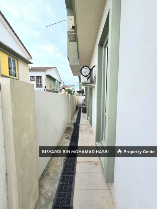 End Lot Partially Furnished Double Storey Desa Mayang Sari, Nilai