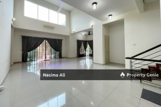Facing Park- 3 Storey Bungalow (Villa Teratai Kayangan Heights Seksyen U9 Shah Alam )