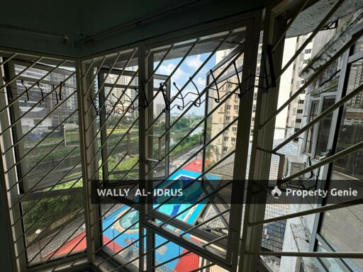 Avant Court Condominium