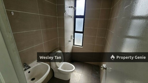New Cheng 2 Storey Terrace Gated Community 20x70 Freehold 4rooms Bare