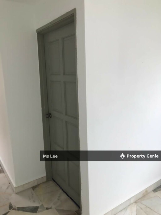 End Lot 2 Storey Town House (1St Floor unit)-Taman Sri Sentosa @ Klang-Ready 31/10