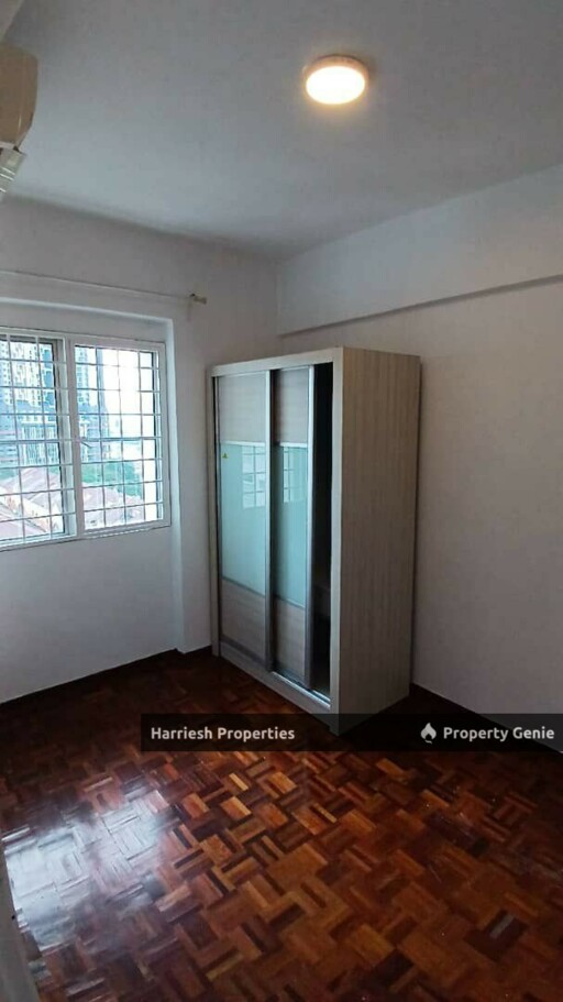 Corner Unit Unblock View, Newly Painted & Partially Renovated- Danau Idaman Condo Tmn Desa