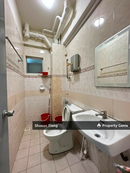 Sri Kenari Apartment @ Tampoi Indah 3 Bedrooms Unit for Sale