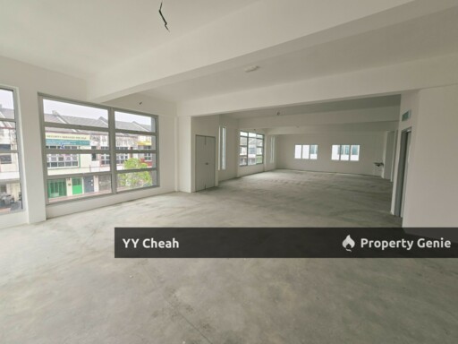 Three Storey New Semi-D Shop For Rent New Unit Great Location