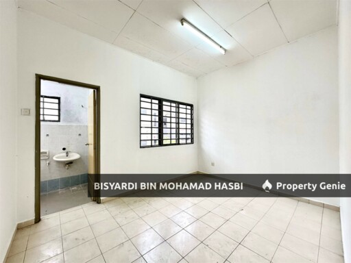 FACING OPEN & SPACIOUS UNIT Double Storey Saujana Utama, Sungai Buloh Country Resort (SBCR)