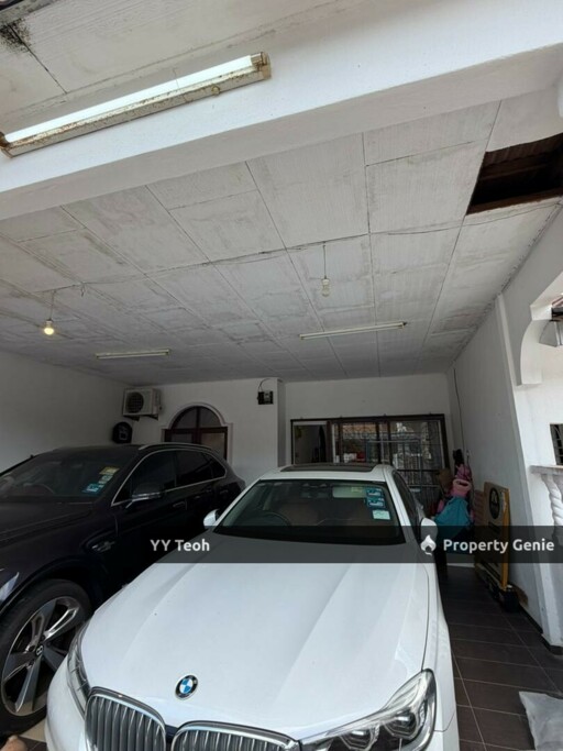 Pulau Gadong 1.5 Storey Terrace