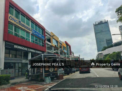 Damansara Uptown 3.5 storey Shoplot For Sale