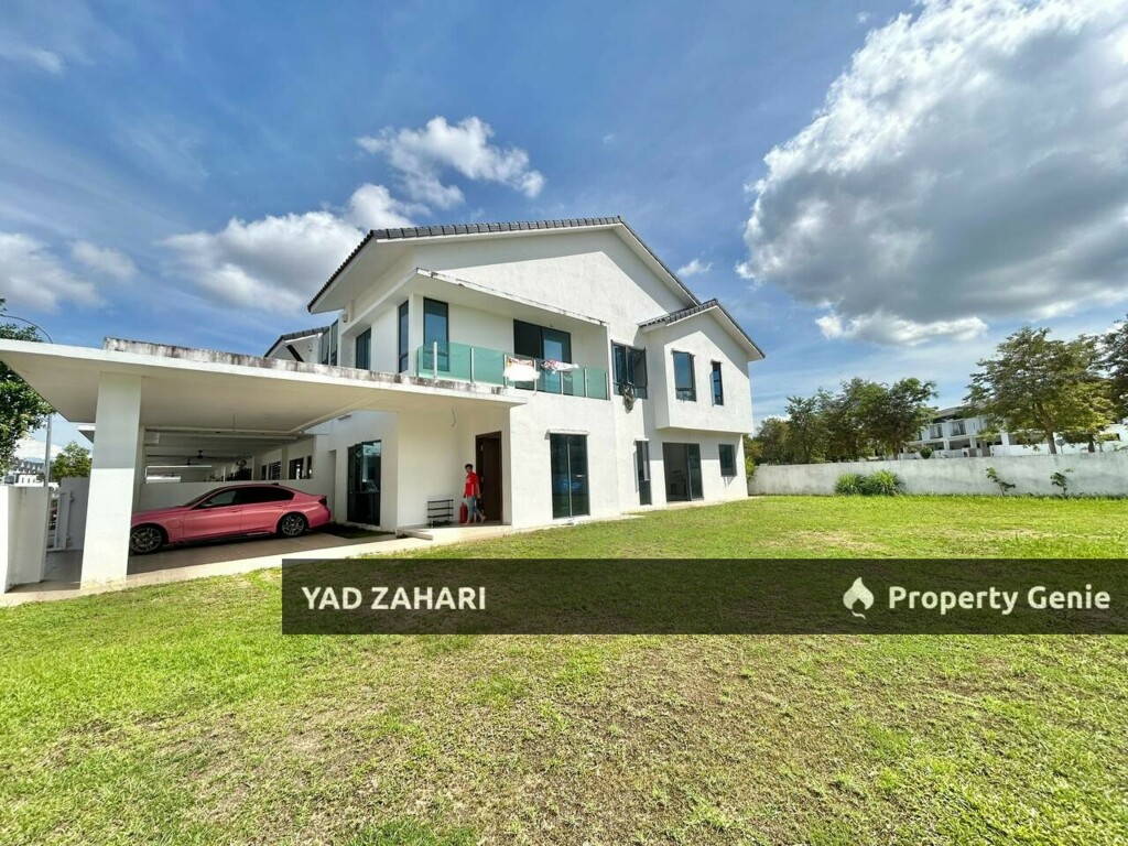 Huge Extra Land Corner Lot Double Storey Terrace House, Hijayu 2 Resort Homes, Bandar Sri Sendayan