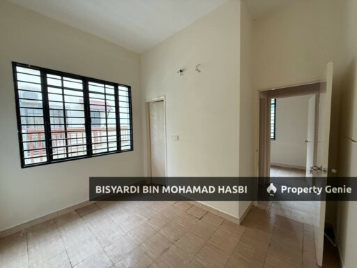 New Painted End  Lot, Double Storey House, Jalan Jeriji (Greenlane) Bukit Jelutong, Shah Alam.