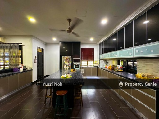 HUGE LAND 2.5 Storey Bungalow Putra Hill Residency Bandar Seri Putra Bangi