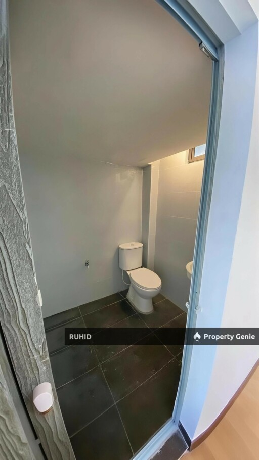 Fully Renovated 4 Bedroom Flat, Taman Putri Kulai
