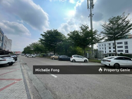 Austin Height Mount Austin / 3 Storey Shoplot with ROi 4.4％