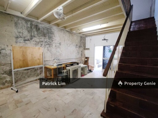 Jonker Street Nearby Double Storey Shoplot For Rent