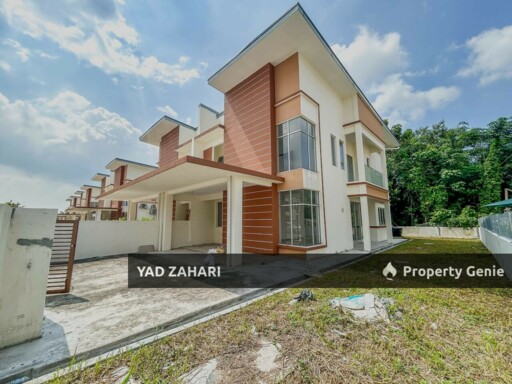Taman Seri Pagi, Seksyen 29 Shah Alam | 2-Storey Semi-D 4 Bedrooms | RM738K - Well Maintained with Extra Land & Nearby Amenities