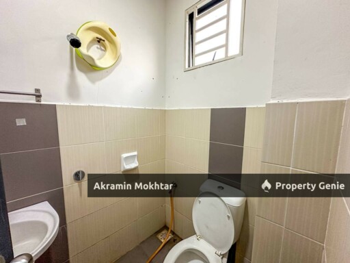 Freehold | 2 Storey CORNER LOT TAMAN SEMENYIH PARKLANDS, BERANANG
