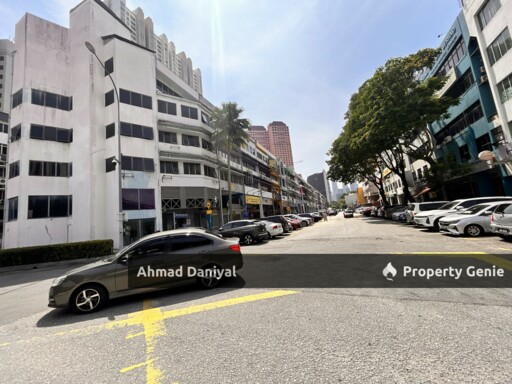 4 1/2 storey corner unit - Damai Kompleks Jalan Dato Hj Eusoff  KUALA LUMPUR For Sale