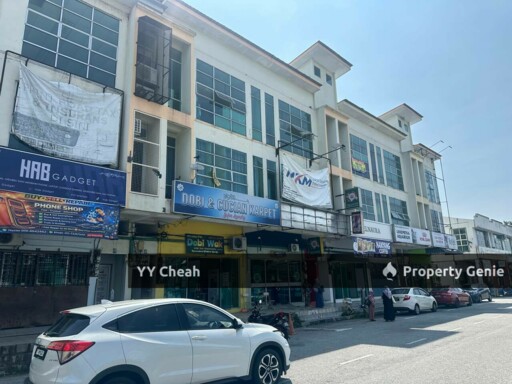 Halaman Meru Permai, Ipoh 3 storey shop lot, tenanted with good ROI, hot location