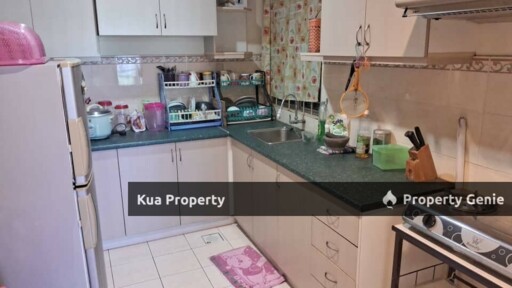 First Floor Shophouse/Apartment For Sale! Located at Matang Jaya
