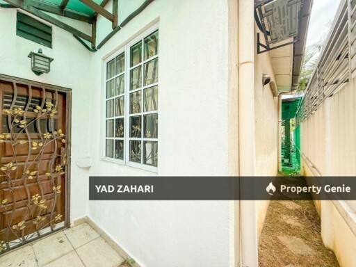 D'Kayangan, Seksyen 30, Shah Alam | 2.5 Storey Semi D Cluster 6 Bedrooms | RM1.39M - Fully Reno, Gated Guarded and Extended Front Side
